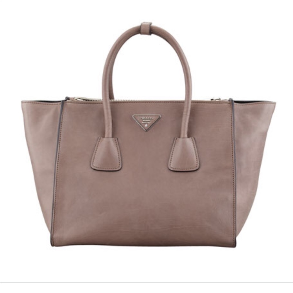 Host pick❤️ Prada Twin Pocket Tote